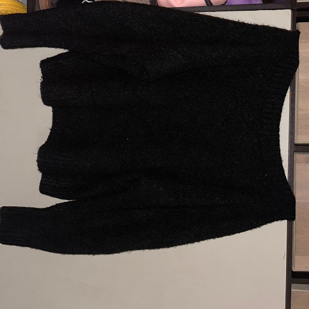 VS Sweater